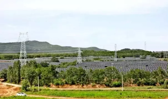 中國十三省最大光伏電站在這里！欽州康熙嶺的光伏電站能排上號(hào)了嗎？