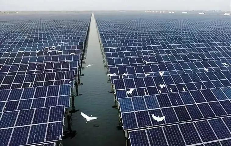 中國十三省最大光伏電站在這里！欽州康熙嶺的光伏電站能排上號(hào)了嗎？