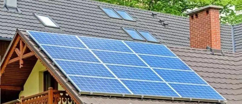 光伏發(fā)電“租房頂、免費裝”新套路，警惕陰陽合同，天上不會掉餡餅！